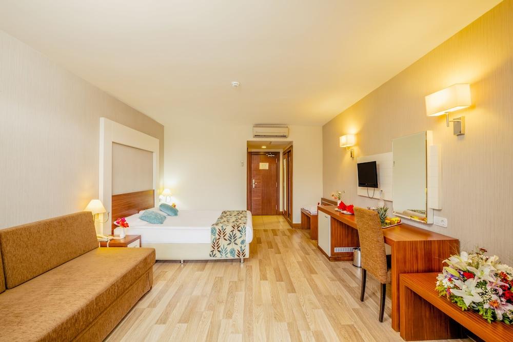 Greenwood Kemer Resort מראה חיצוני תמונה